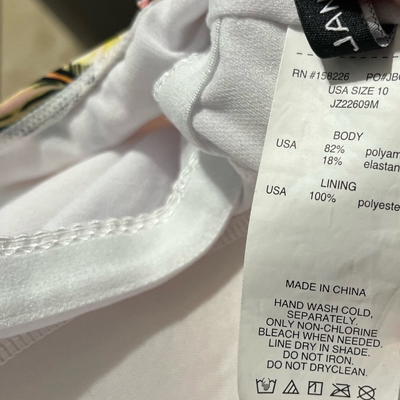 Jantzen - Picture 5 of 5